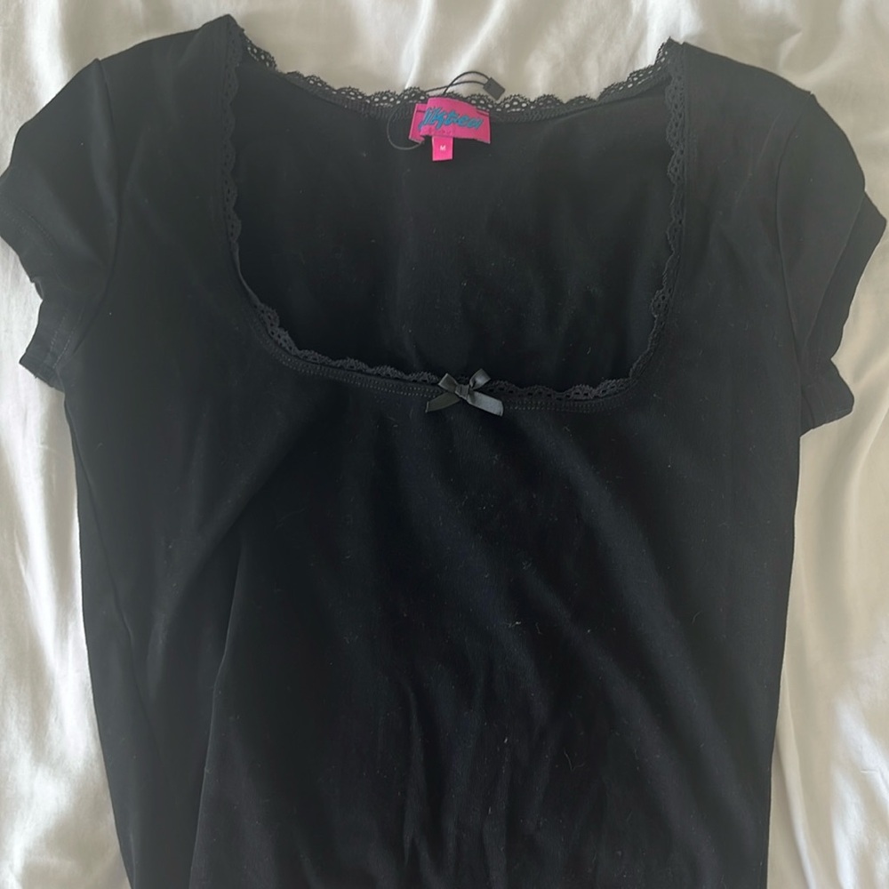 Edikted bow cut top